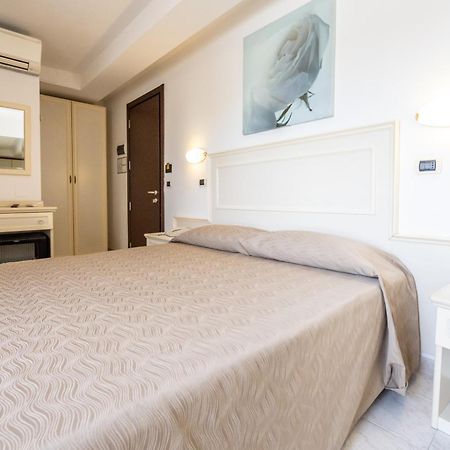 Hotel Florence Сан-Бенедетто-дель-Тронто Экстерьер фото