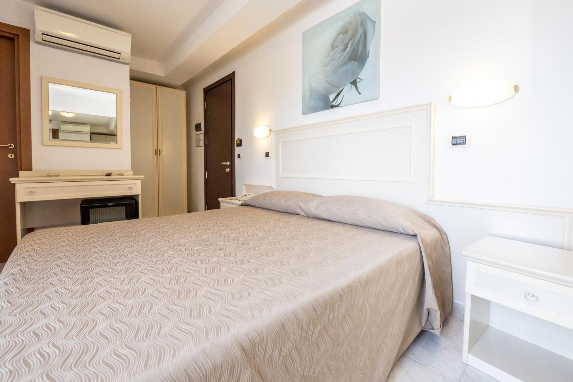 Hotel Florence Сан-Бенедетто-дель-Тронто Экстерьер фото
