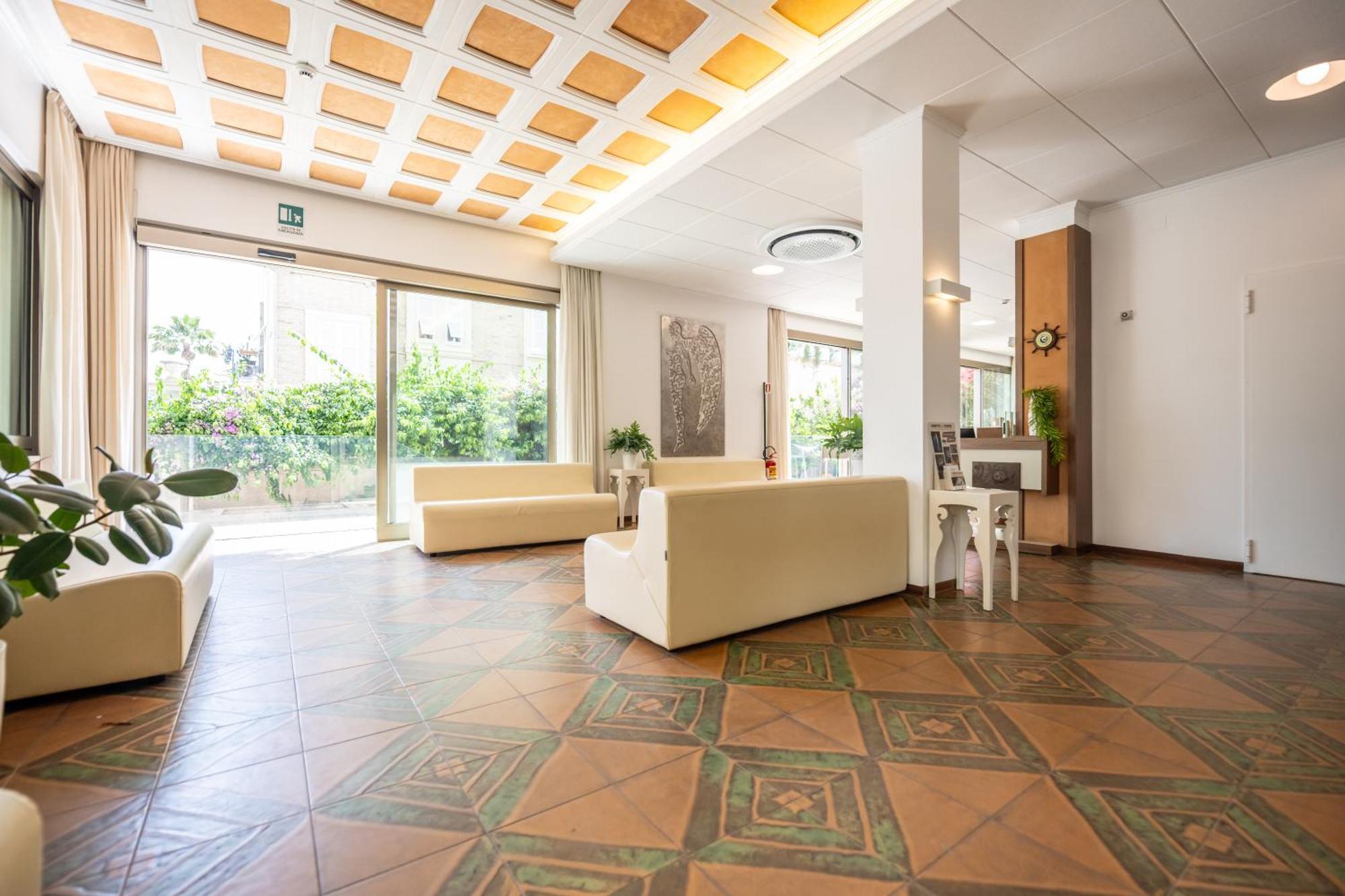 Hotel Florence Сан-Бенедетто-дель-Тронто Экстерьер фото