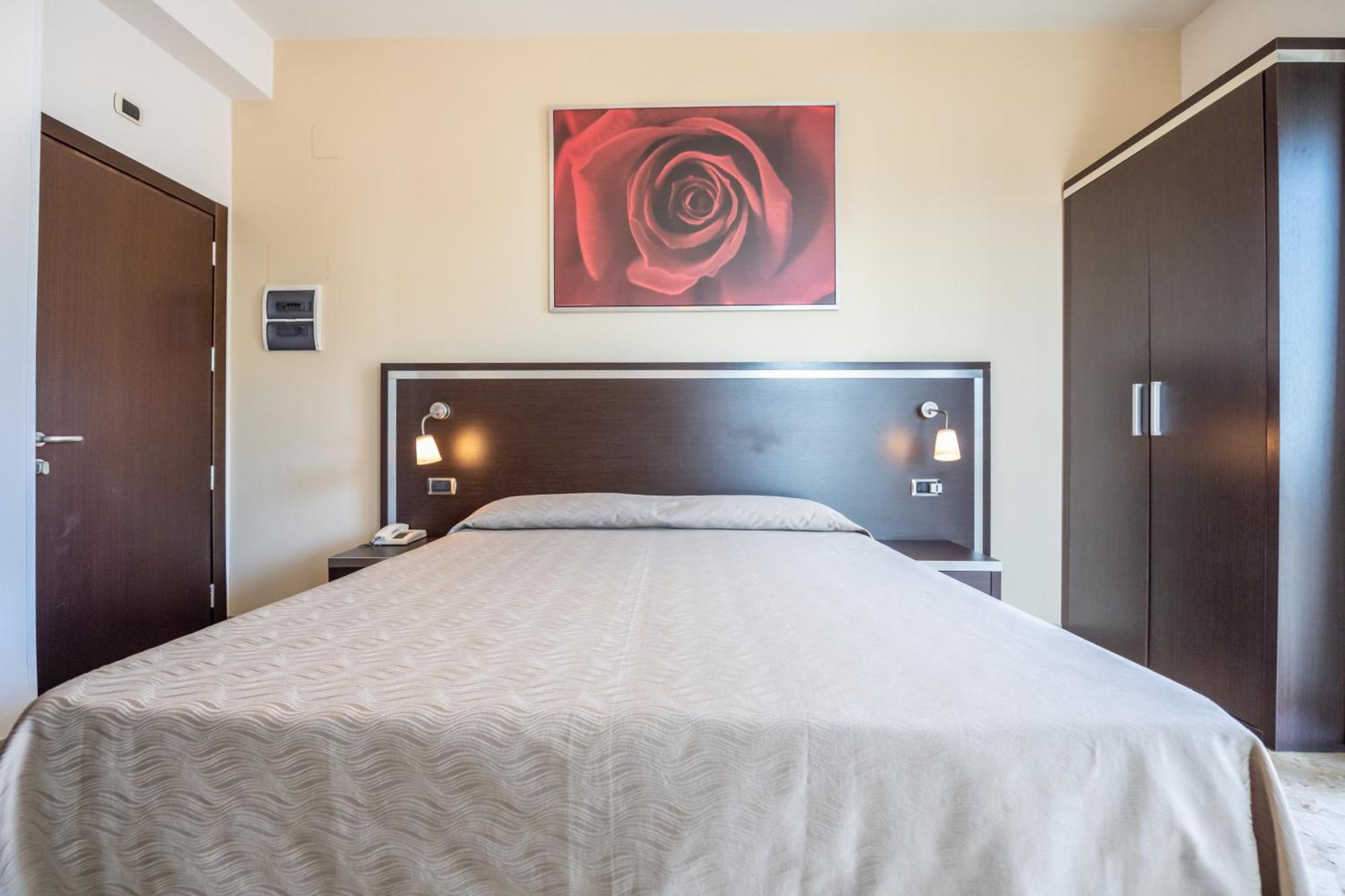 Hotel Florence Сан-Бенедетто-дель-Тронто Экстерьер фото