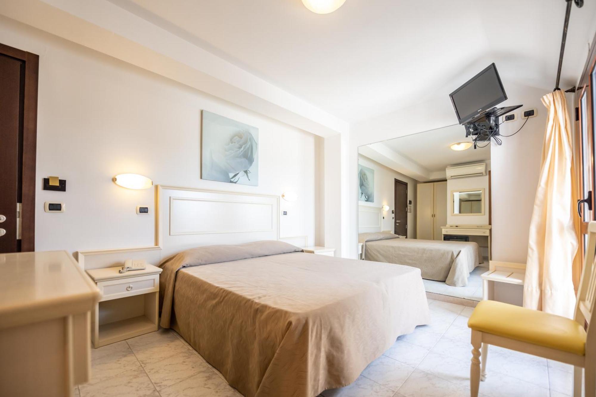 Hotel Florence Сан-Бенедетто-дель-Тронто Экстерьер фото