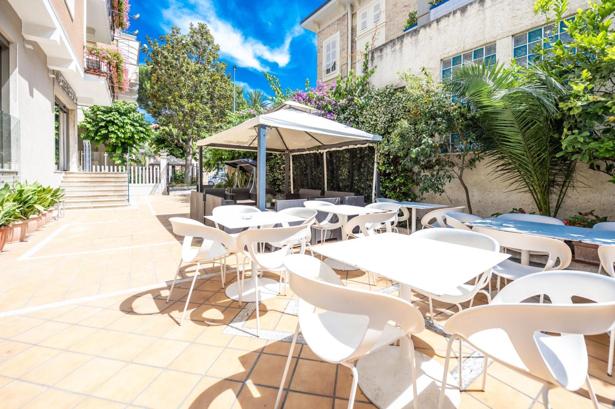 Hotel Florence Сан-Бенедетто-дель-Тронто Экстерьер фото