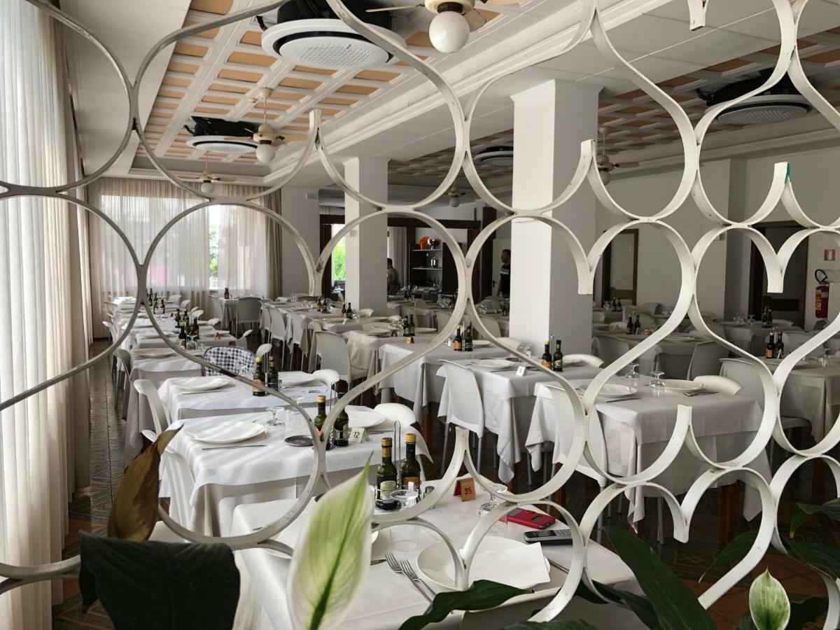 Hotel Florence Сан-Бенедетто-дель-Тронто Экстерьер фото